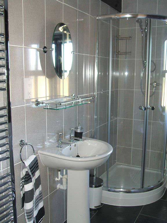 Shower room at The Long Linhay